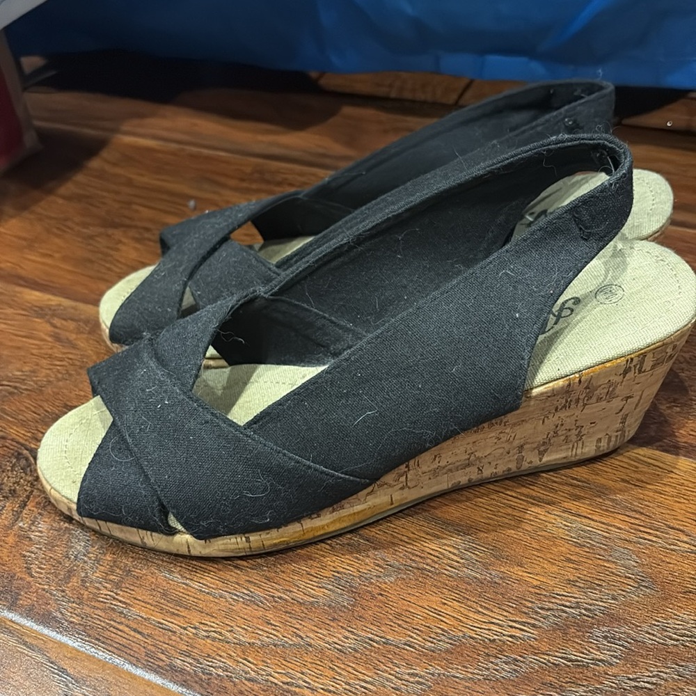 Black Wedge Heels Sandals - size 10 - Picture 2 of 6